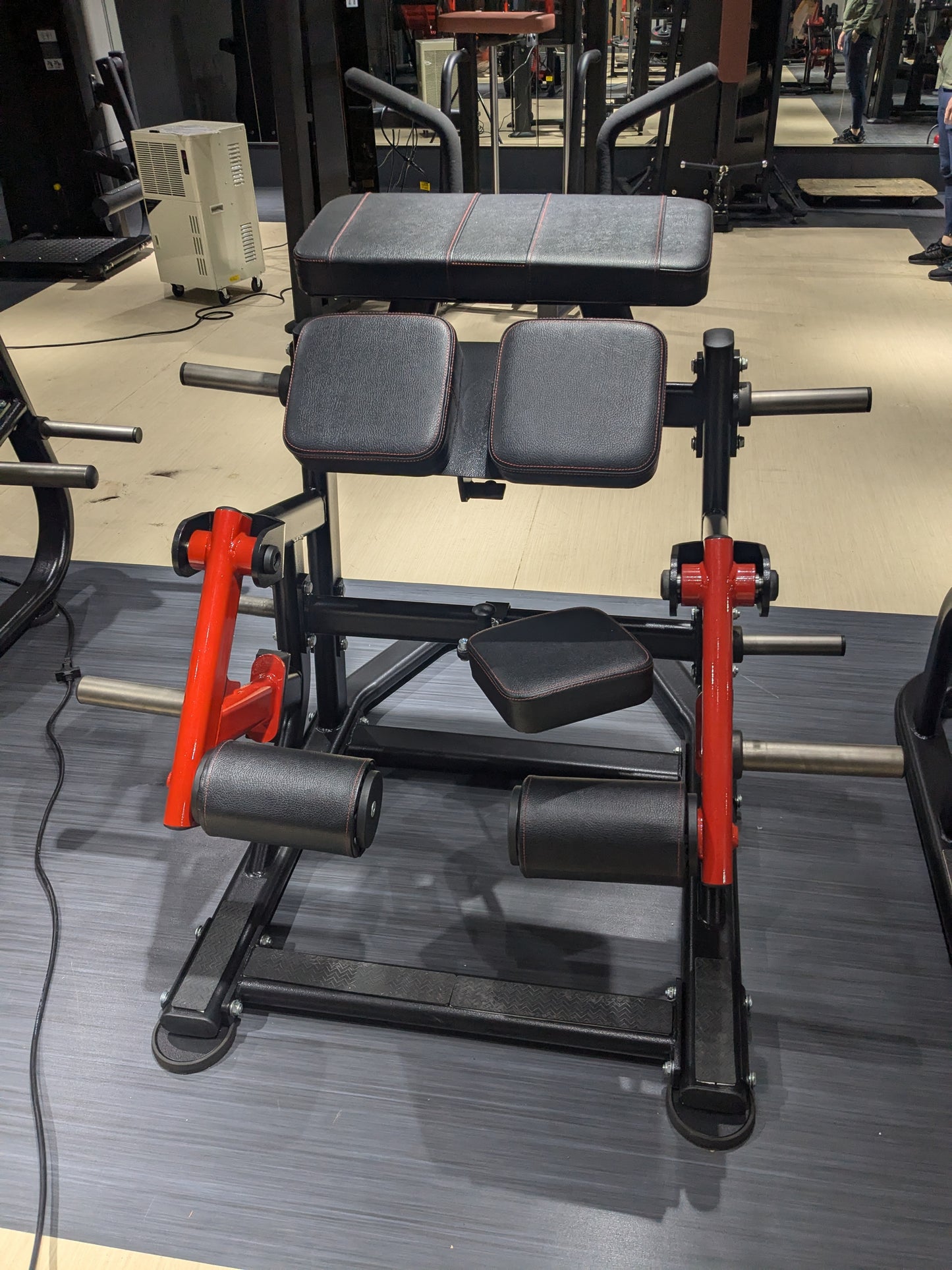 ニーリングレッグ カール